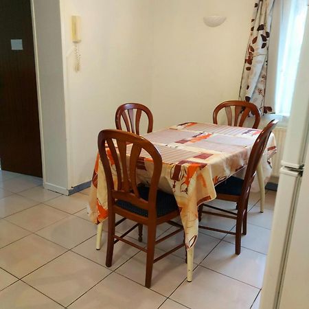 Belle Chambre Dans Un Quartier Calme Brüsszel Kültér fotó
